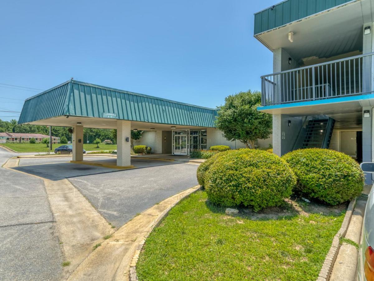 Oyo Hotel Battleboro Exterior foto